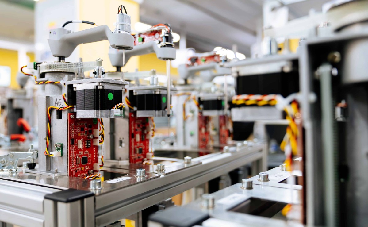 How is a BioSystems BA400 analyser manufactured?